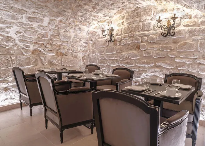 Hotel Saint-Louis Marais Parigi